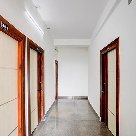 Collection O Apple Tree Otel Noida Dış mekan fotoğraf
