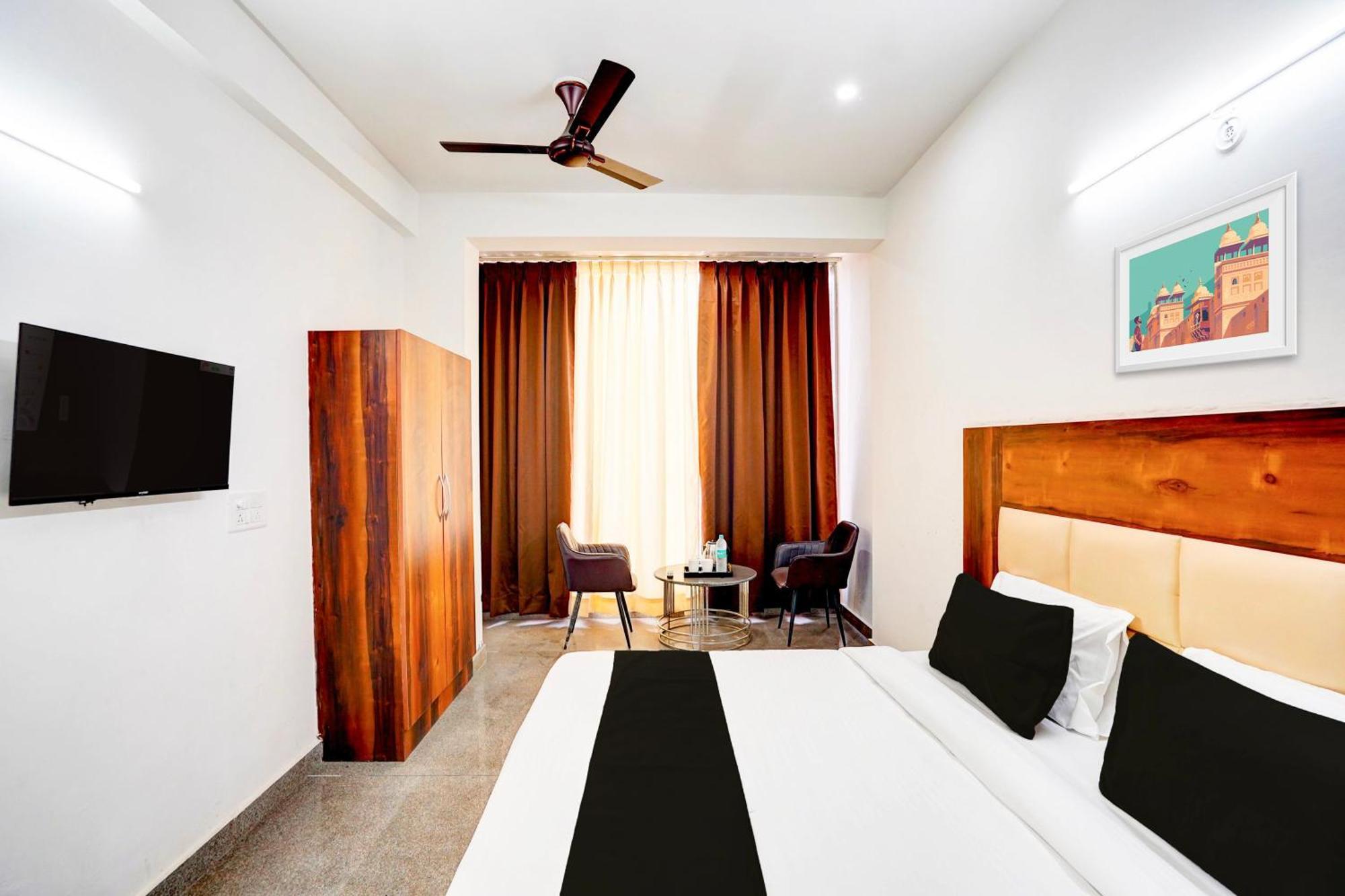 Collection O Apple Tree Otel Noida Dış mekan fotoğraf