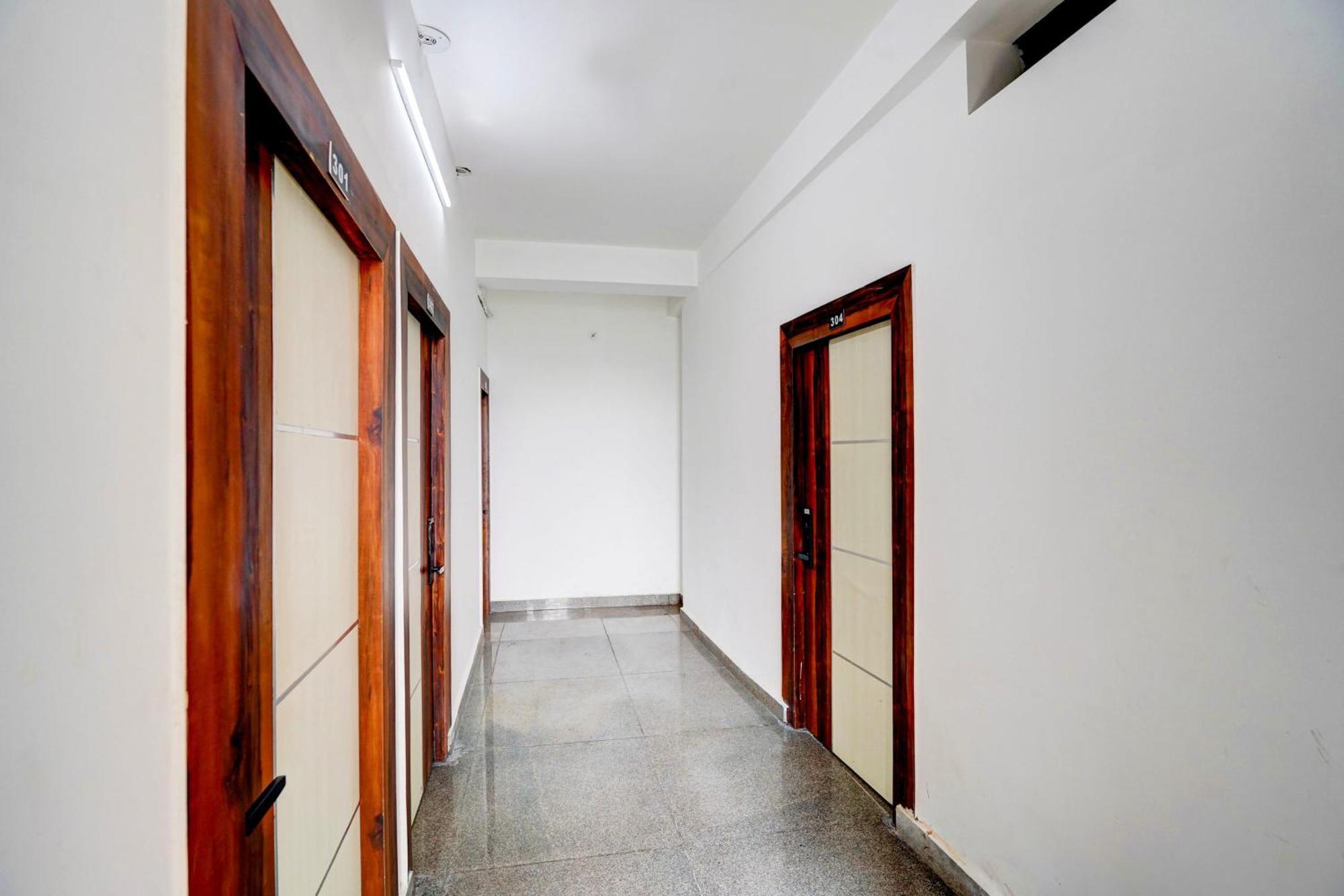 Collection O Apple Tree Otel Noida Dış mekan fotoğraf