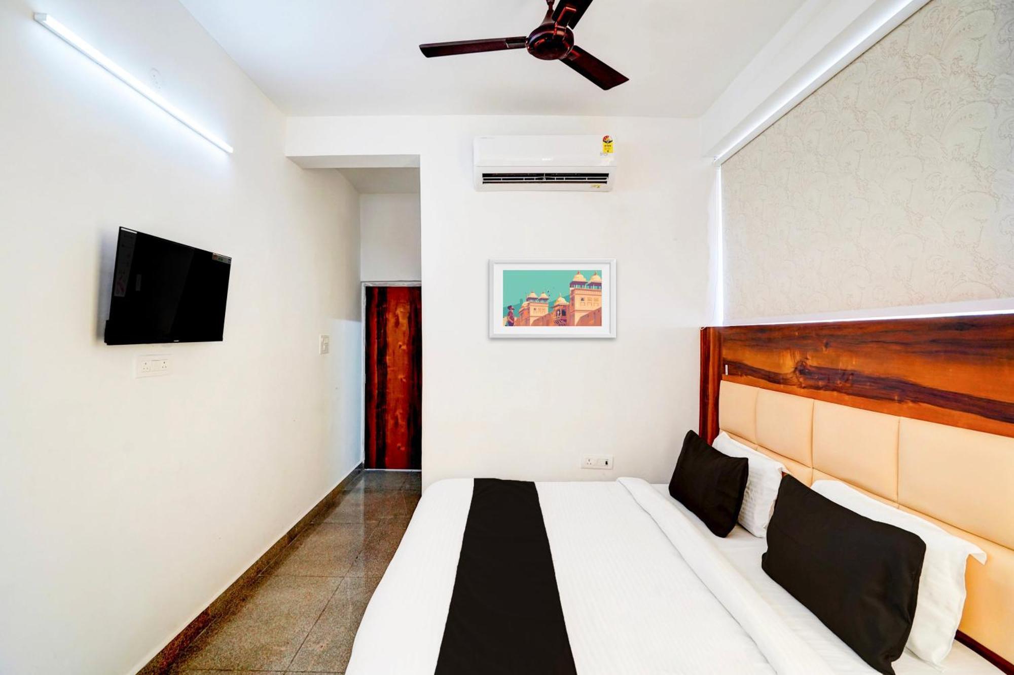 Collection O Apple Tree Otel Noida Dış mekan fotoğraf