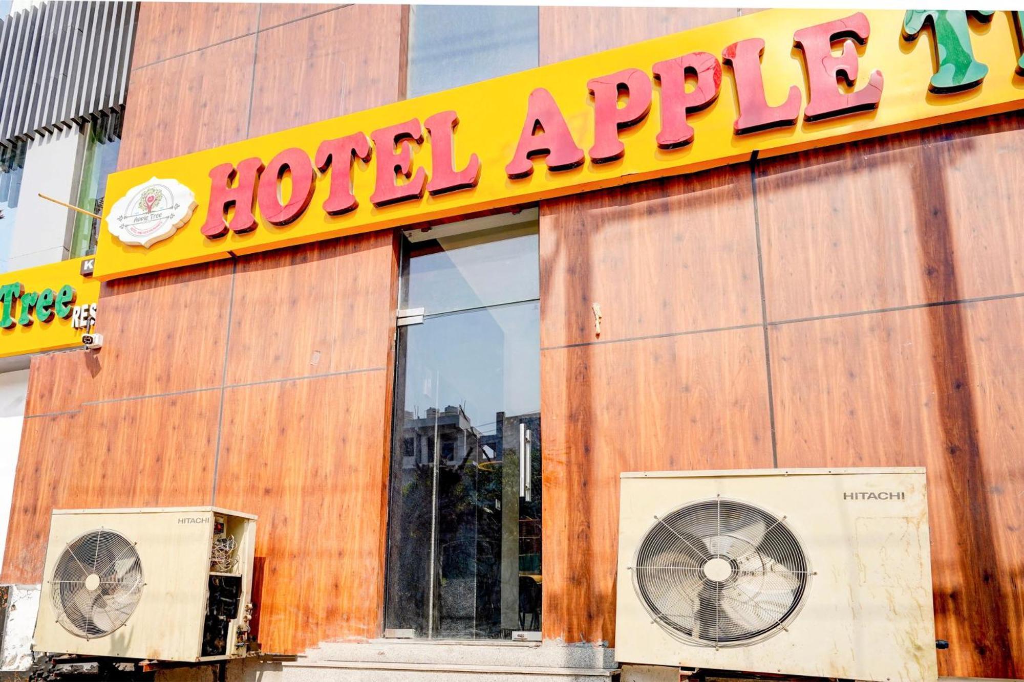 Collection O Apple Tree Otel Noida Dış mekan fotoğraf