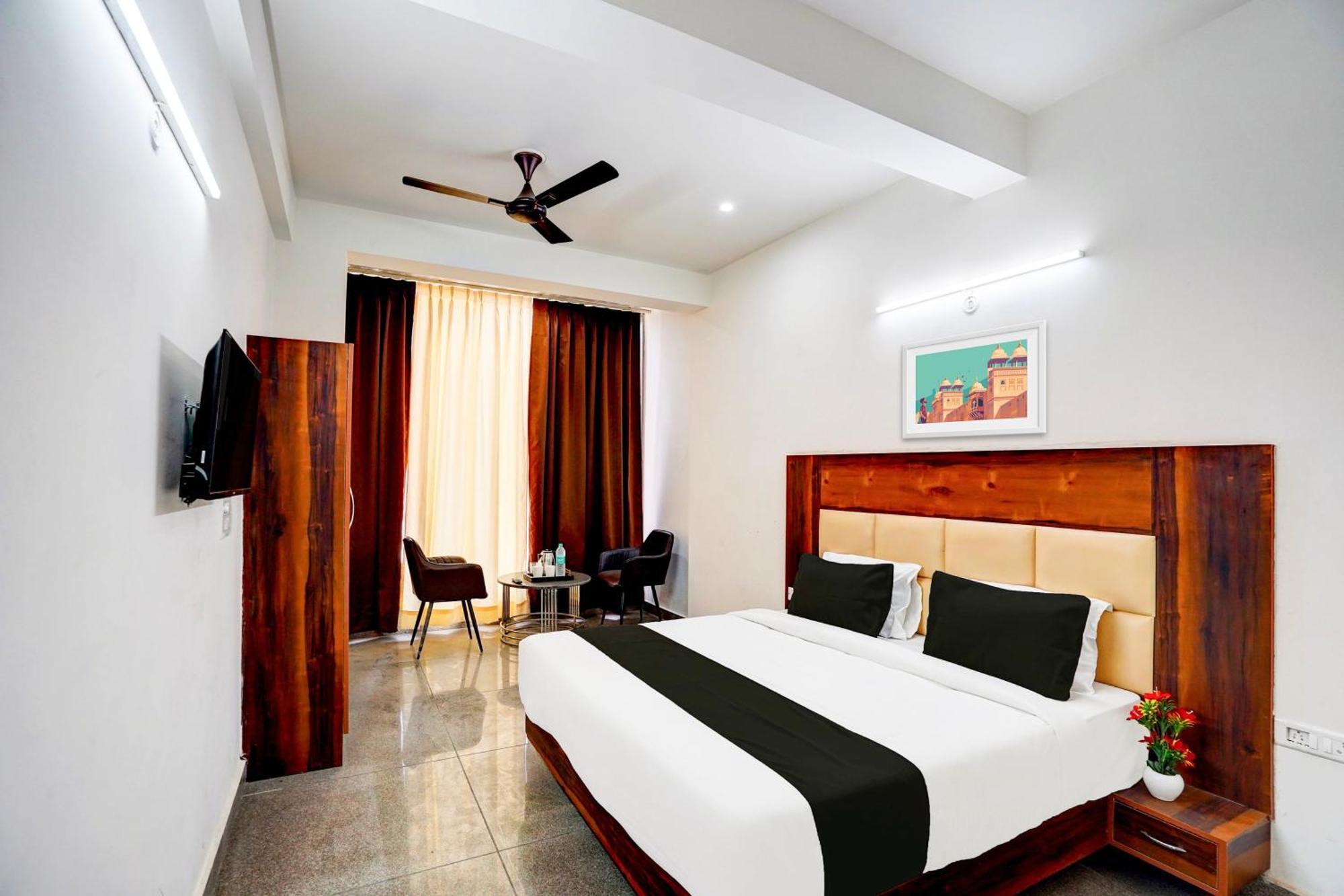 Collection O Apple Tree Otel Noida Dış mekan fotoğraf