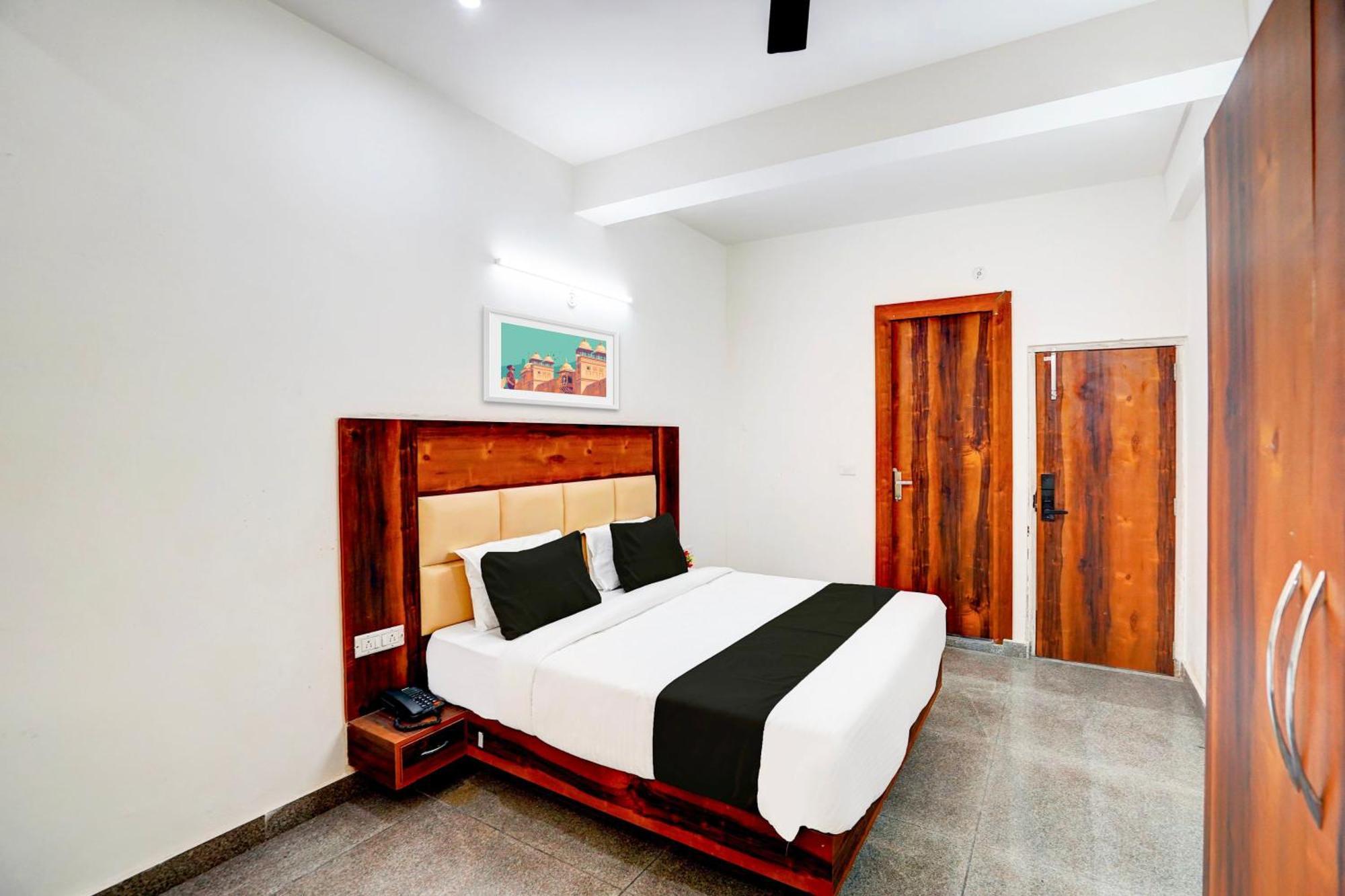 Collection O Apple Tree Otel Noida Dış mekan fotoğraf