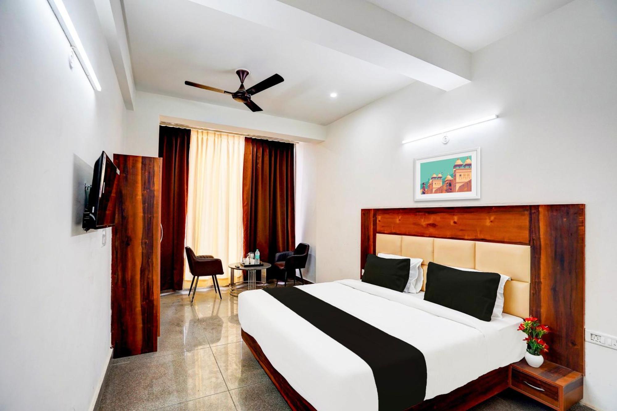 Collection O Apple Tree Otel Noida Dış mekan fotoğraf
